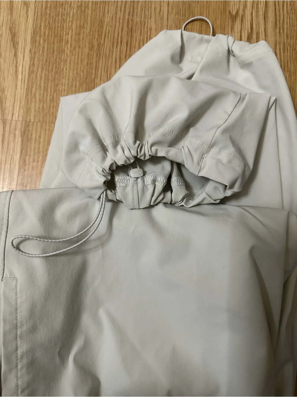 Under Armour Lightweight Parachute Cargo Pants Cinch Hem Off White - Large - Picture 4 of 4